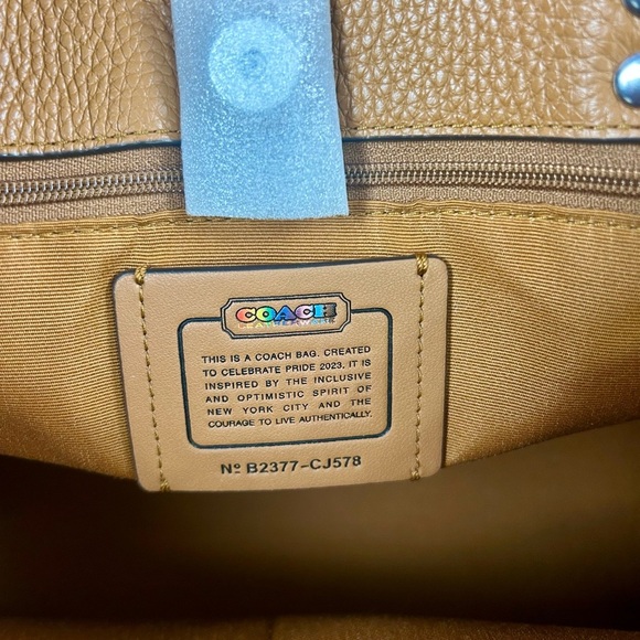 Coach Special Edition Dempsey Rainbow Carryall Bag and Wristlet. - Picture 4 of 16